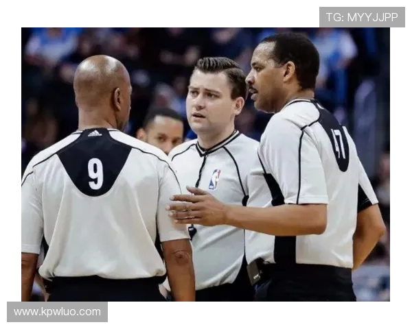 加拉塔萨雷奋勇裁判判罚争议